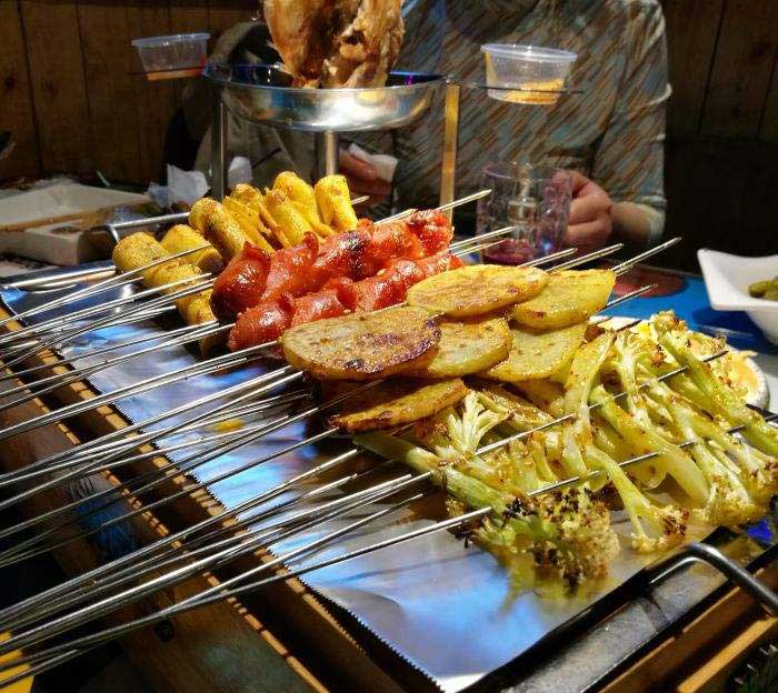 仁布音乐烧烤吧